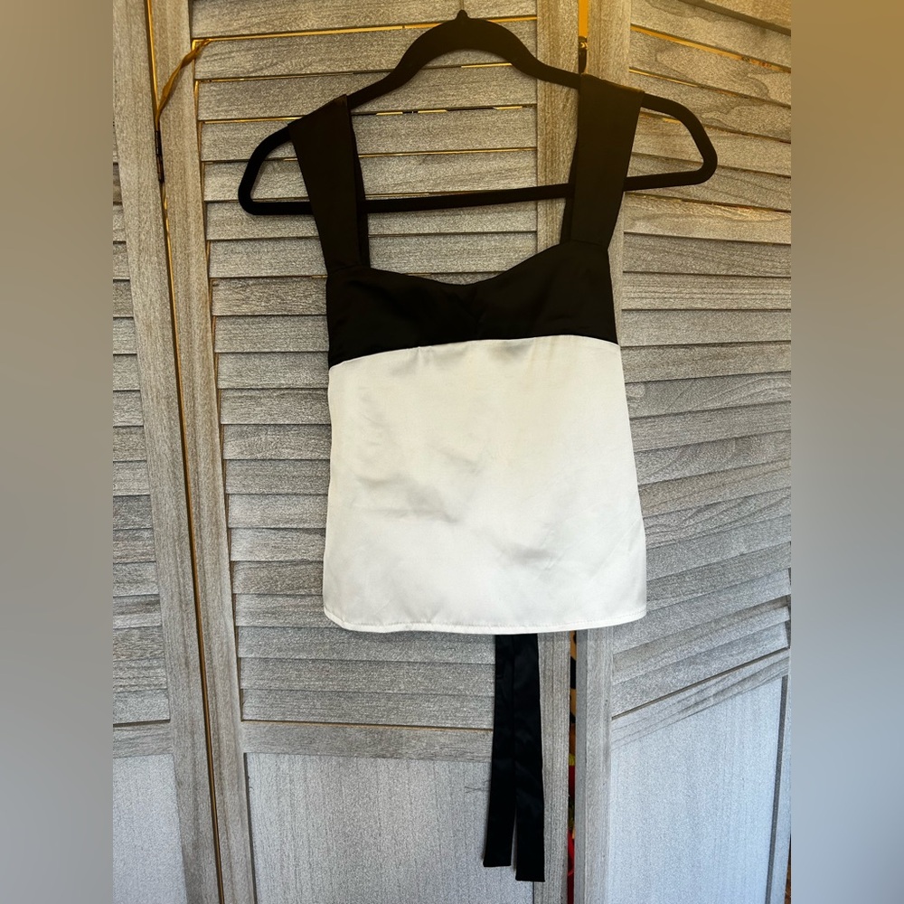 Women’s Small Black & White Faux Silk Cami Top Blouse Size Small Juniors Petite